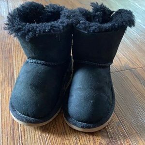 Ugg size 8 toddler